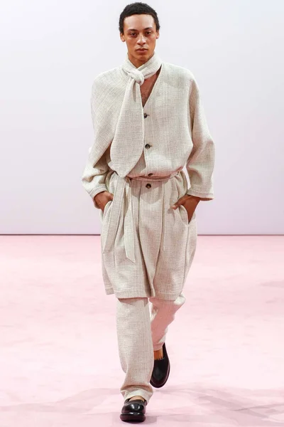 Look 12